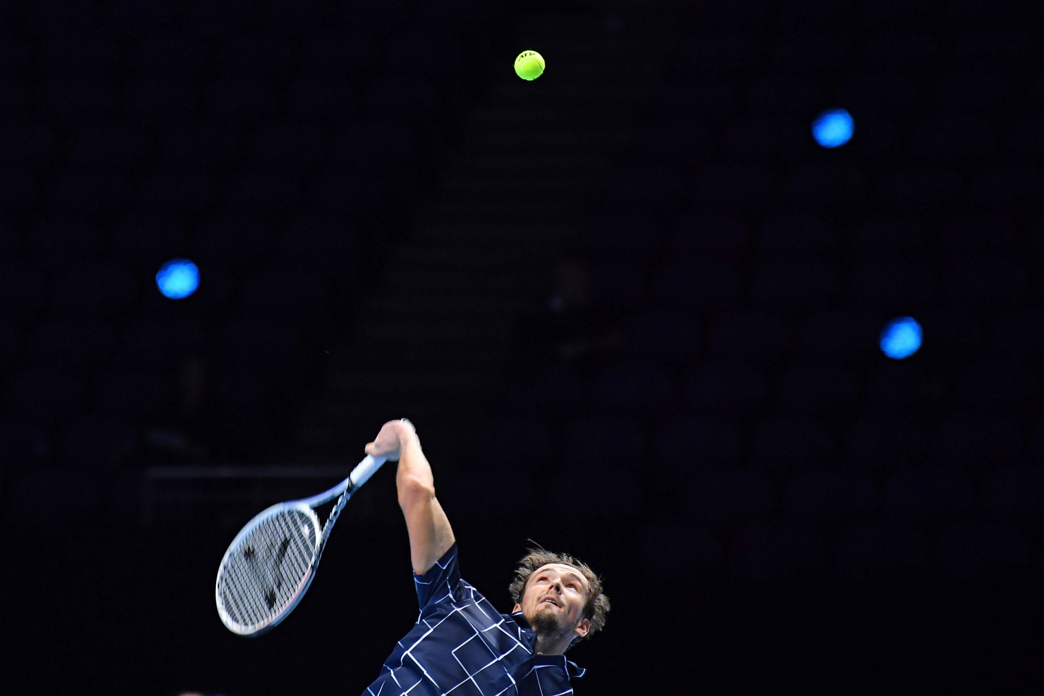 爱游戏官方-拉沃尔杯险胜ATP总决赛，梅德韦杰夫带队取胜