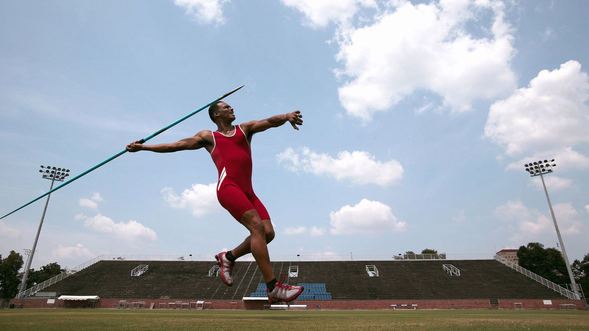 马刺最后时刻击败太阳，恩比德成为关键先生