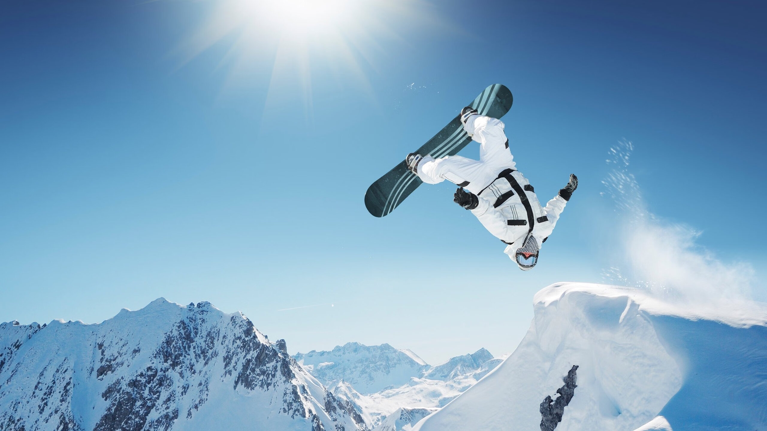 莱奥里程碑夜映照红蓝悲欢，当个人荣耀撞碎集体梦想