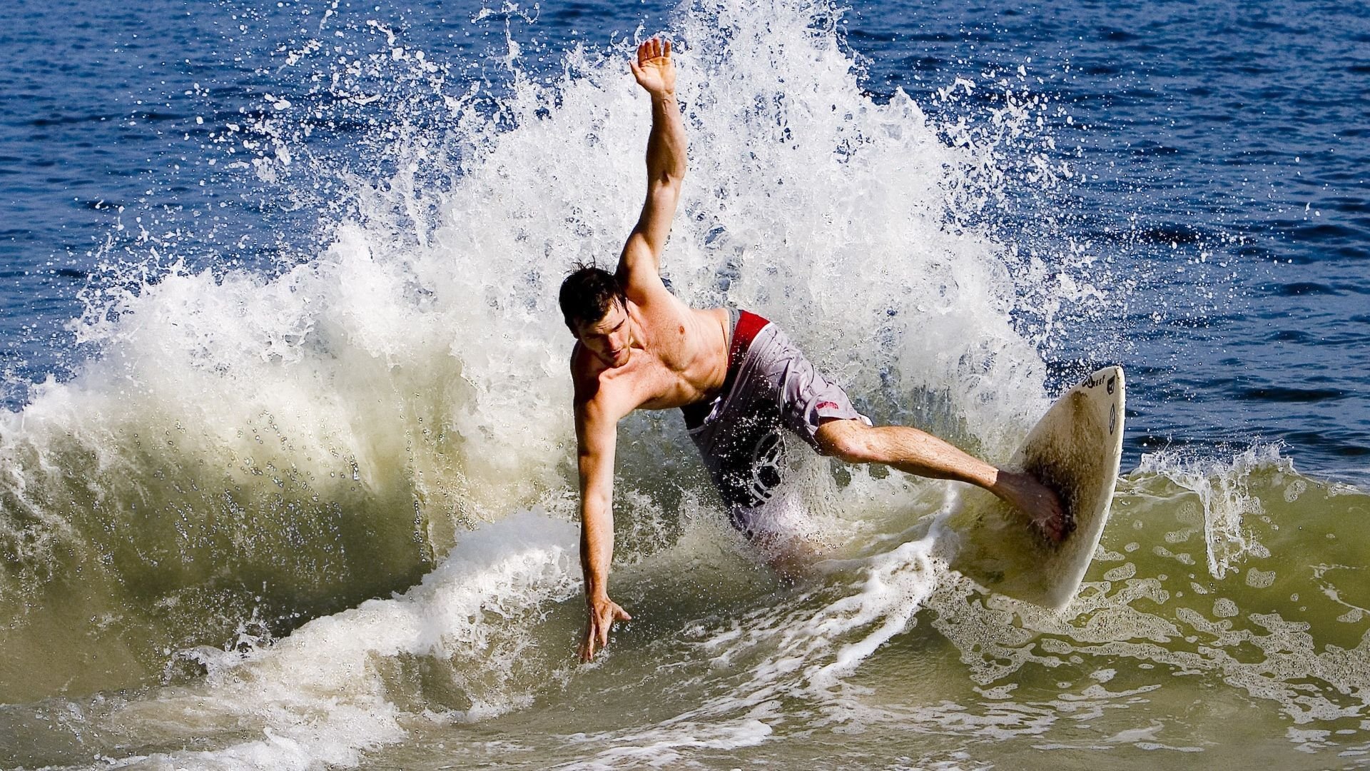 爱游戏官网-切尔西封锁澳大利亚，德布劳内如何用手术刀般的传球切开钢铁防线