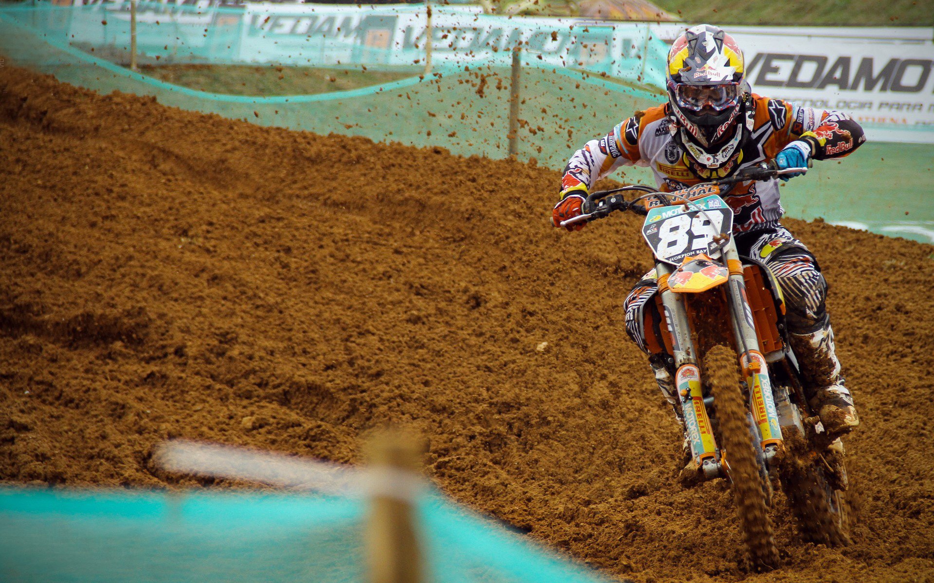 芬兰血拼牙买加，当极寒赛道哲学接管热带狂欢